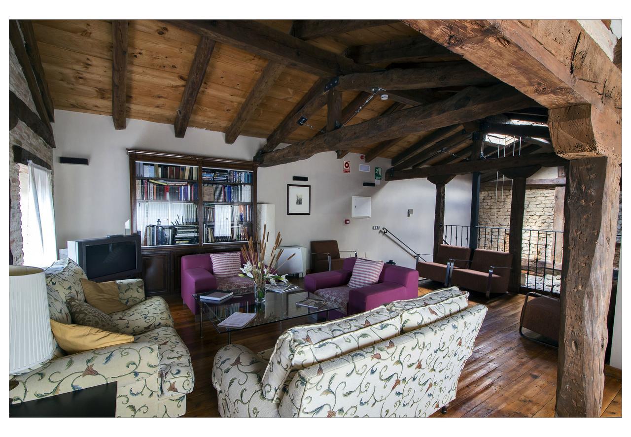 Posada La Casona De Valbuena Valbuena De Duero Exteriör bild