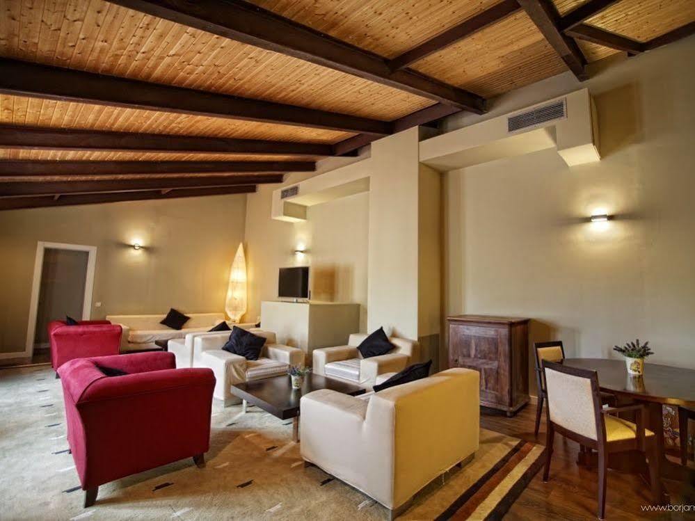 Posada La Casona De Valbuena Valbuena De Duero Exteriör bild
